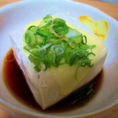 今までの湯豆腐をくつがえす発想に感服です（vv）　チーズがとろけた湯豆腐とっても美味しかったです＾＾*